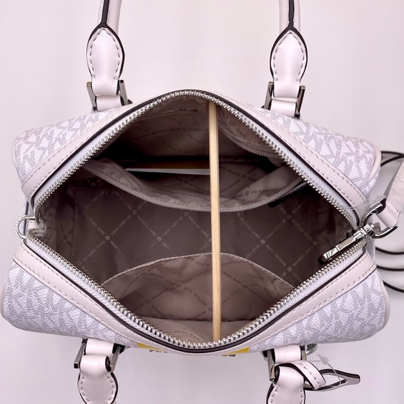 Michael Kors Bedford Crossbody Bag - Picture 5 of 11